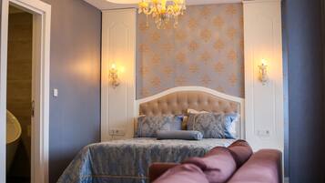 In-room safe, desk, iron/ironing board, free WiFi