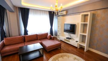In-room safe, desk, iron/ironing board, free WiFi