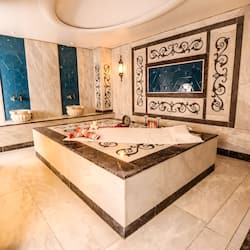 Couples treatment room(s), Turkish bath/hammam, body scrubs