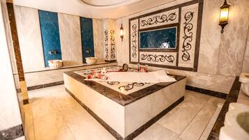 Salas de tratamiento para parejas y baño turco o hammam