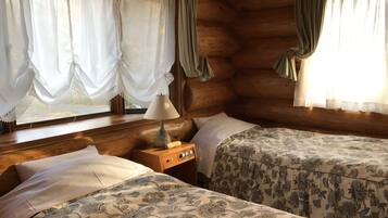 Blackout drapes, soundproofing, free WiFi, bed sheets