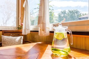 Free daily English breakfast - Dreamhome B&B (Hualien City)