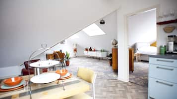 Habitación doble (Yellow Room) | Servicio a la habitación