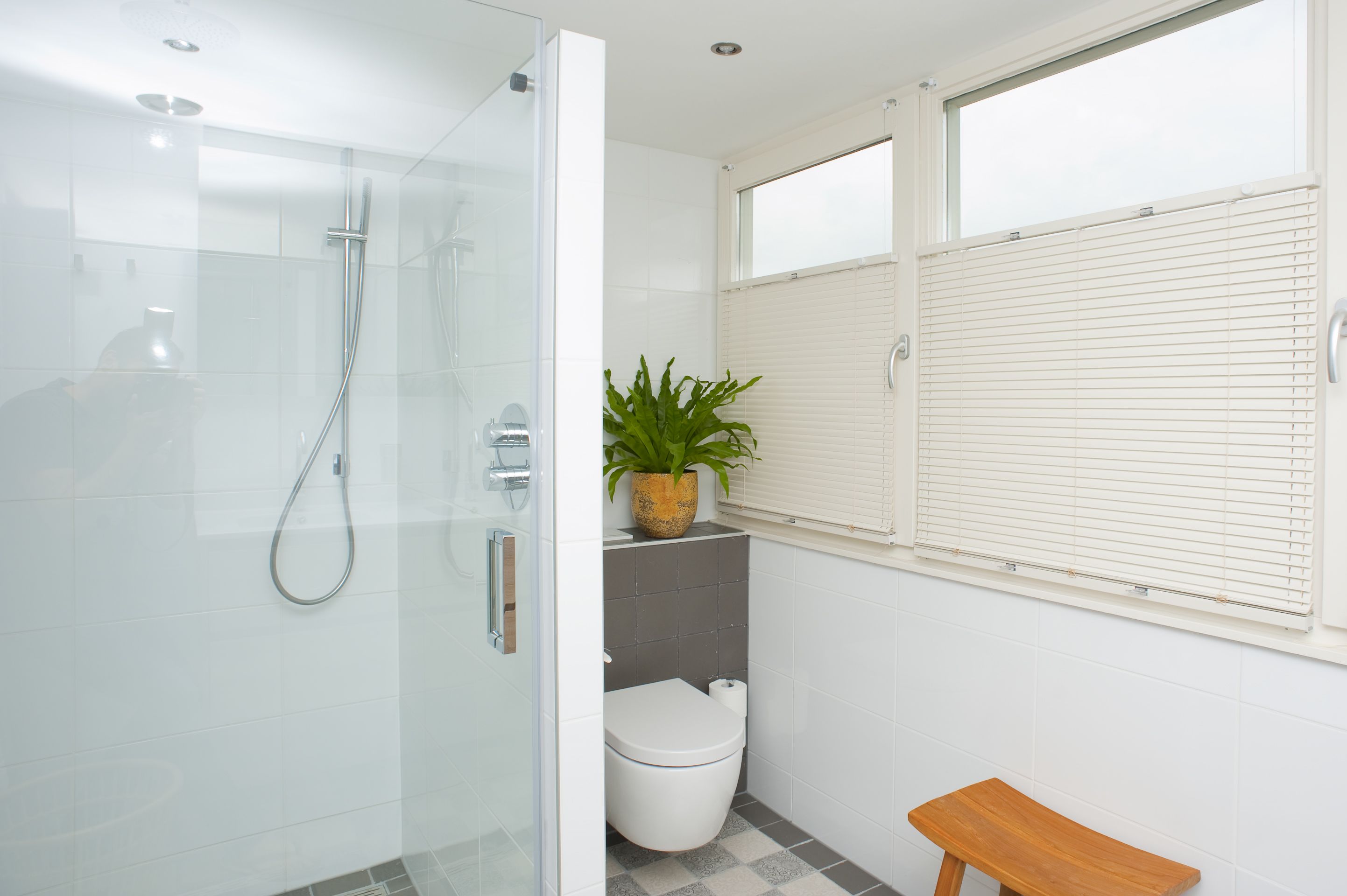 Chambre Double (Green Room) | Salle de bain | Douche, douche à « effet pluie », articles de toilette gratuits