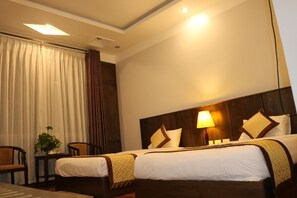Family Shared Dormitory, 1 Bedroom, Non Smoking, City View | Desk, free WiFi