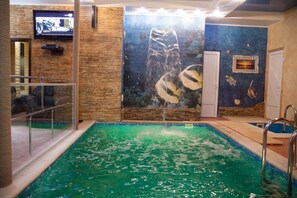 Una piscina techada