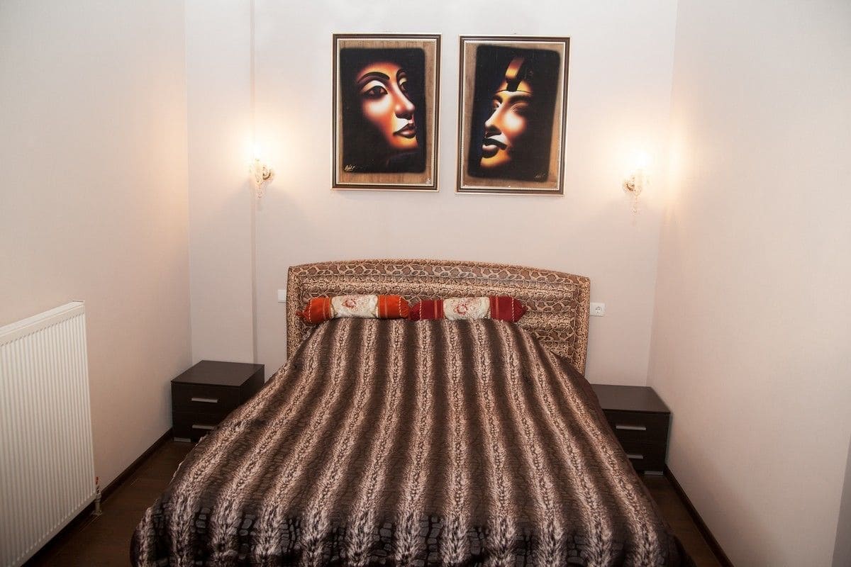 Standard Queen Room