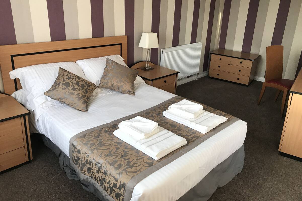 Standard Double Room, 1 Double Bed, Ensuite, City View | In-room safe, desk, iron/ironing board, free WiFi