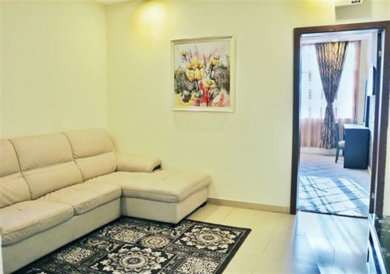 family suite, 2 bedrooms | living area | flat-screen tv, dvd player