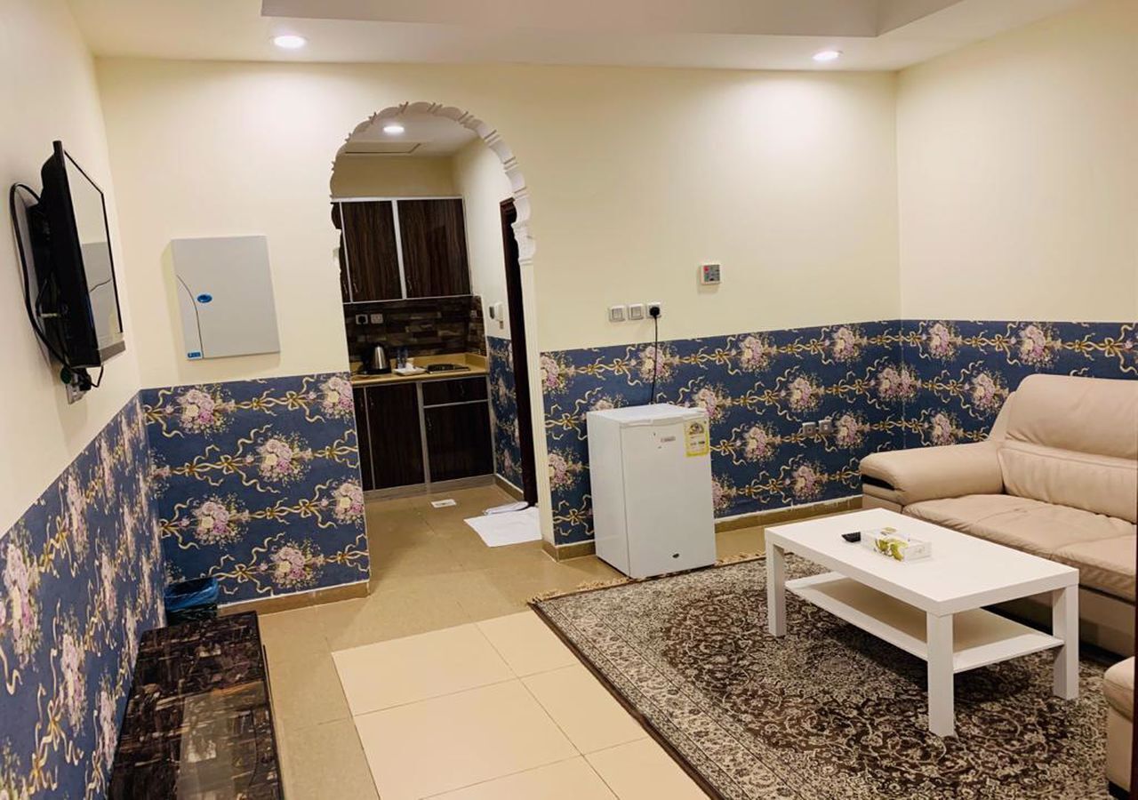 flat-screen tv, dvd player