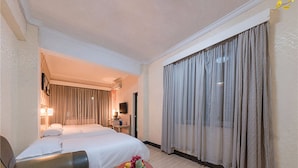 Comfort Triple Room | In-room safe, desk, blackout curtains, soundproofing - Kaiserdom Hotel Tiyuxi Metro Station (Guangzhou)