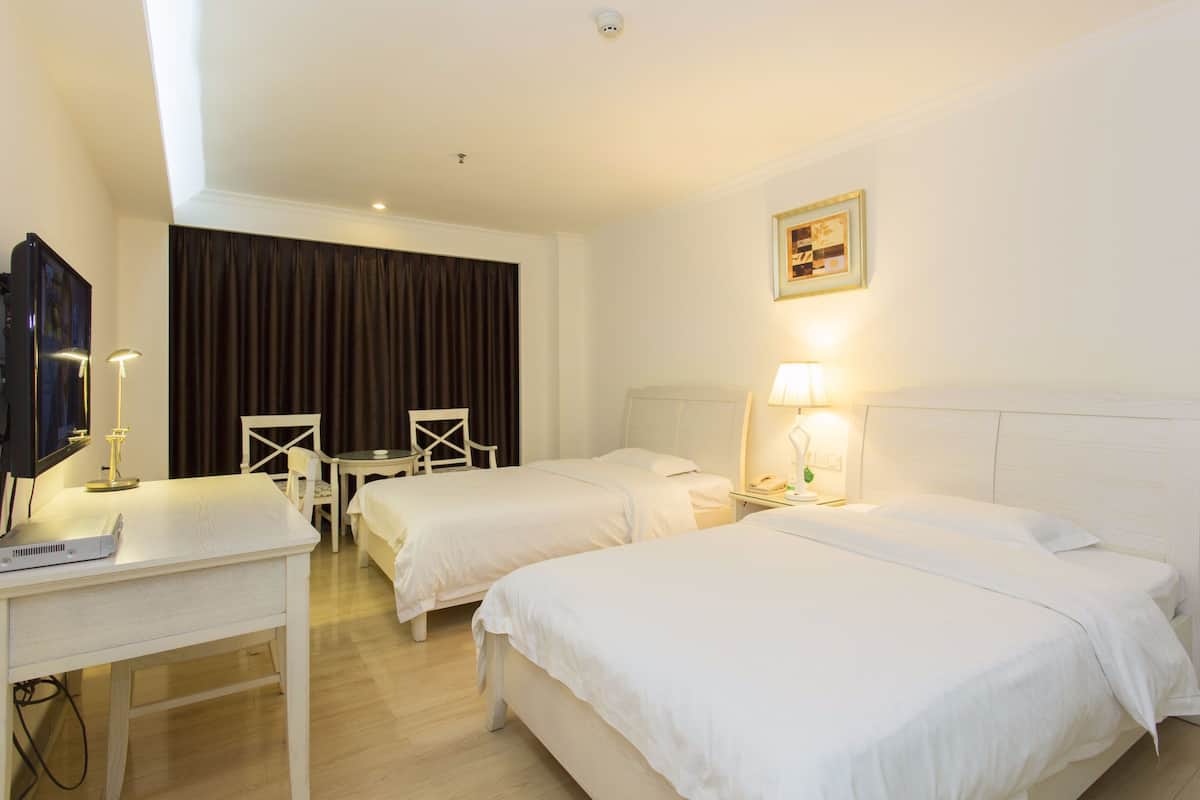 Kamar Twin Bisnis | Brankas, meja kerja, tirai kedap cahaya, dan kedap suara