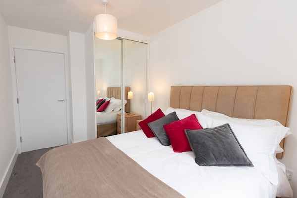 Premium Apartment, 2 Bedrooms, Non Smoking | 2 bedrooms, hypo-allergenic bedding, individually decorated