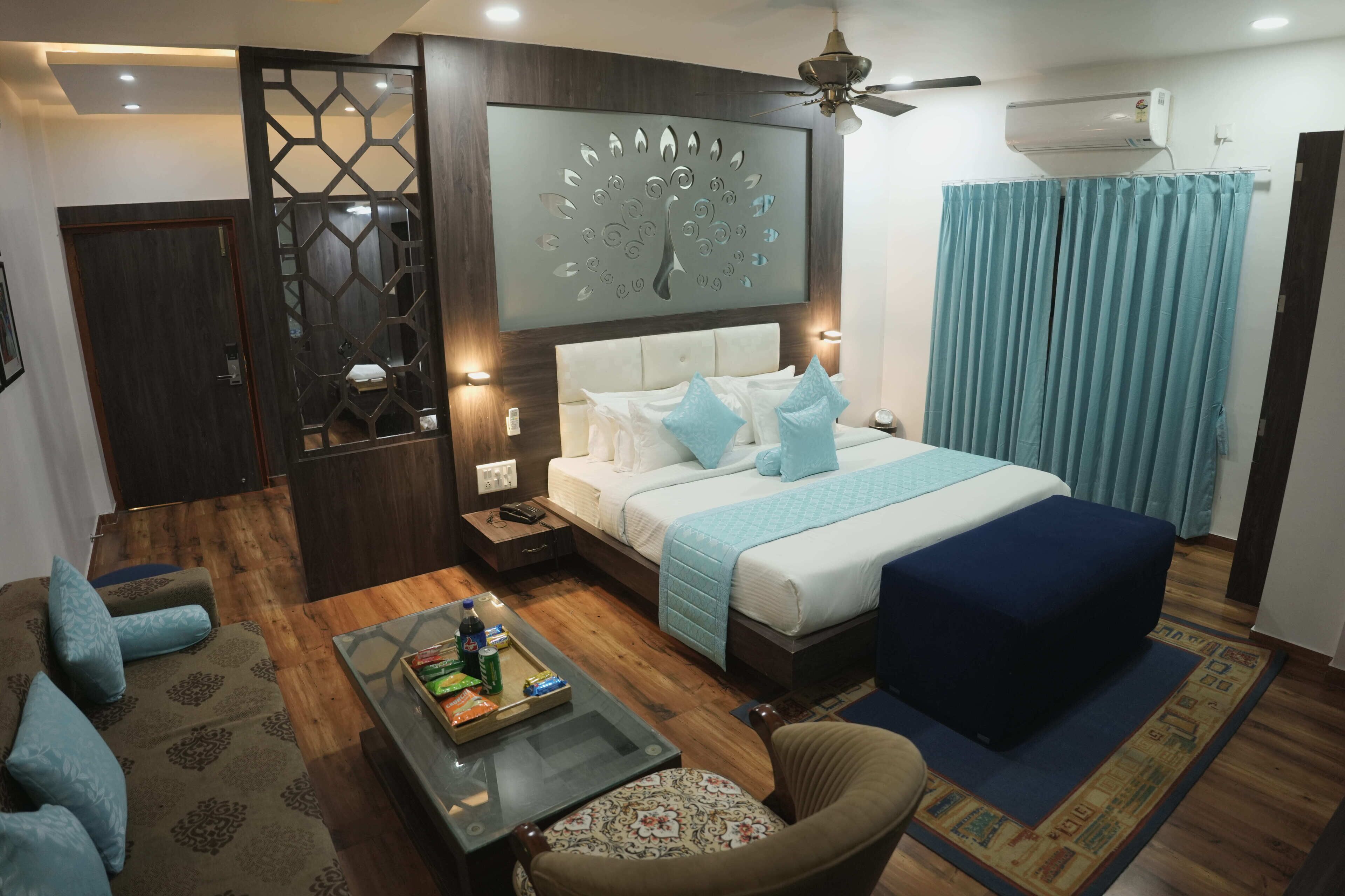 1 chambre, minibar, coffres-forts dans les chambres, bureau