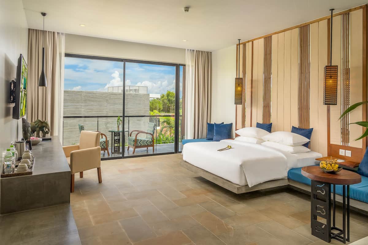 Suite, vista piscina (Residence) | Minibar (con alcuni snack e alcune bevande gratis)