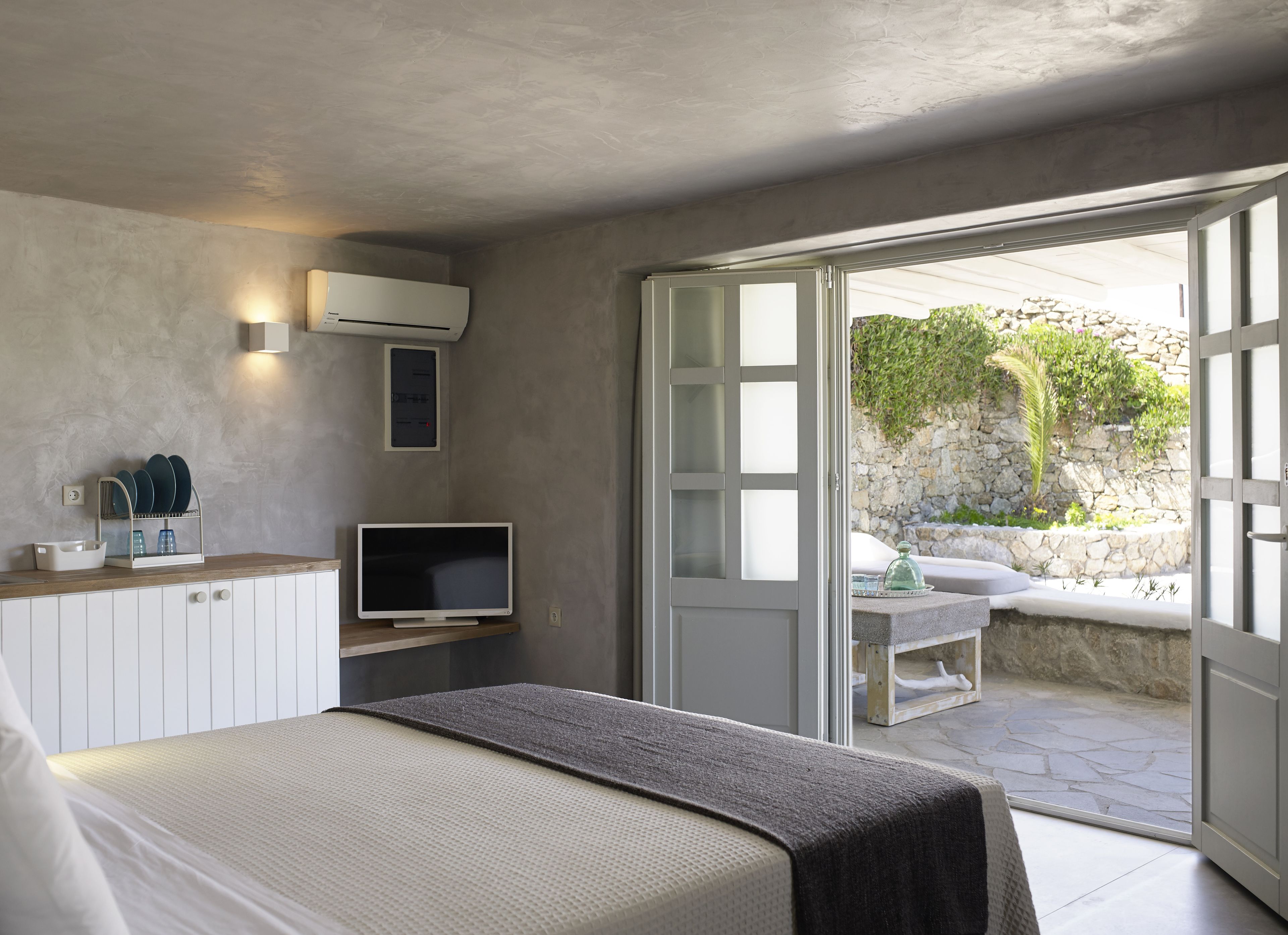 one bedroom studio sea view no 9 | private kitchenette | espresso maker, coffee/tea maker, electric kettle, toaster