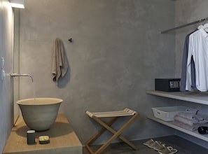 Successful One Bedroom Studio Sea View | Huoneen varustelu