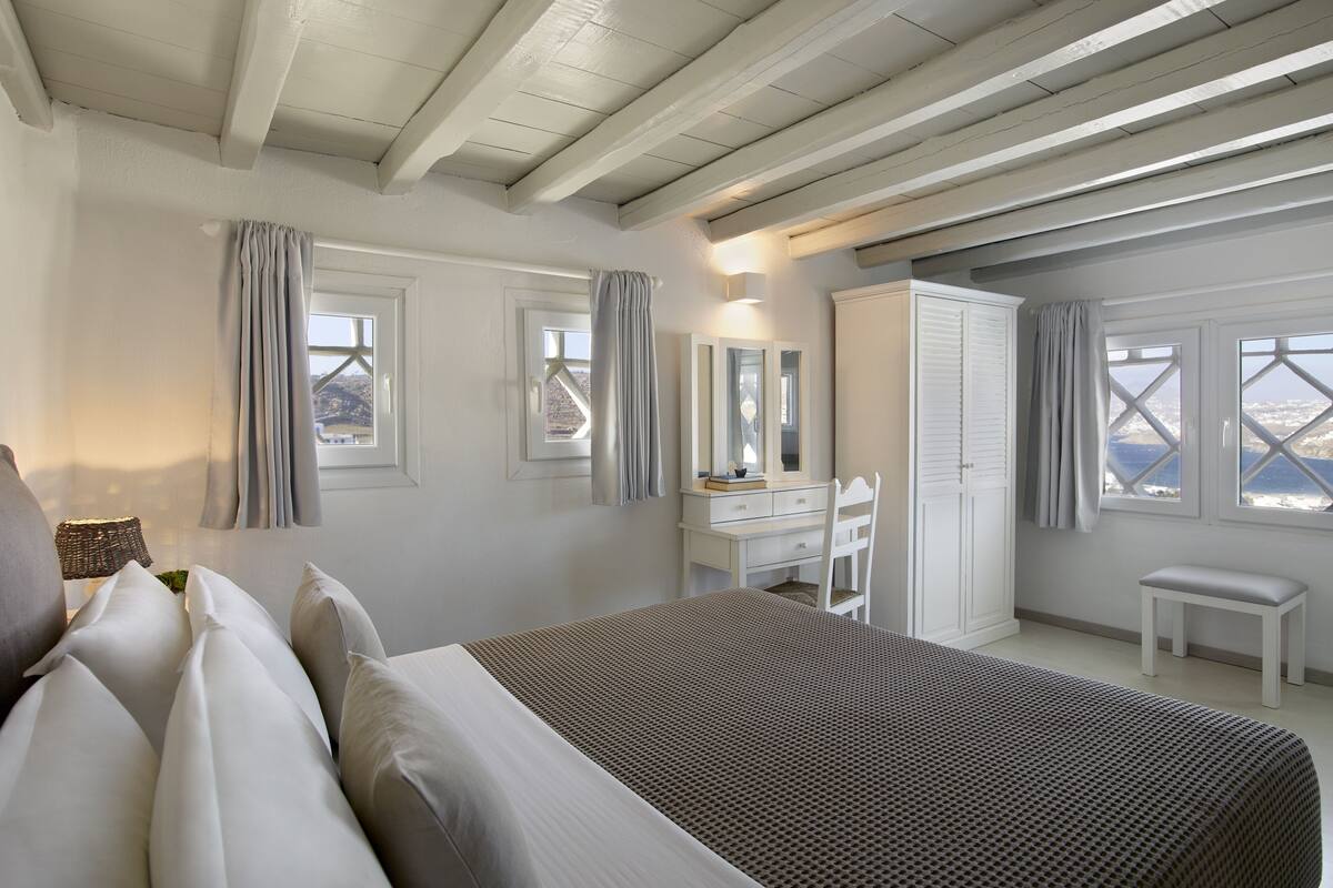 one bedroom house sea view no 7 | 2 bedrooms, premium bedding, minibar, in-room safe