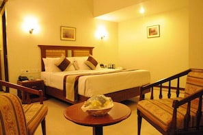 Desk, free rollaway beds, free WiFi