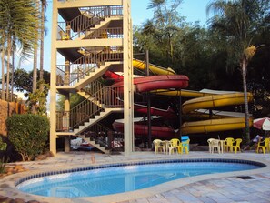 9 outdoor pools - Apartamento Grand Dolphin - Férias em Caldas Novas (Caldas Novas)