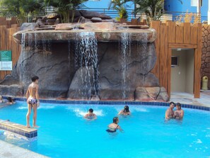 9 outdoor pools - Apartamento Grand Dolphin - Férias em Caldas Novas (Caldas Novas)