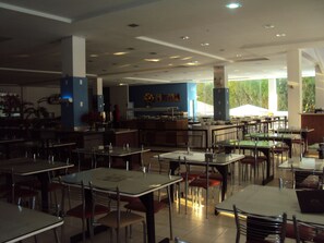 Café da manhã, almoço e jantar