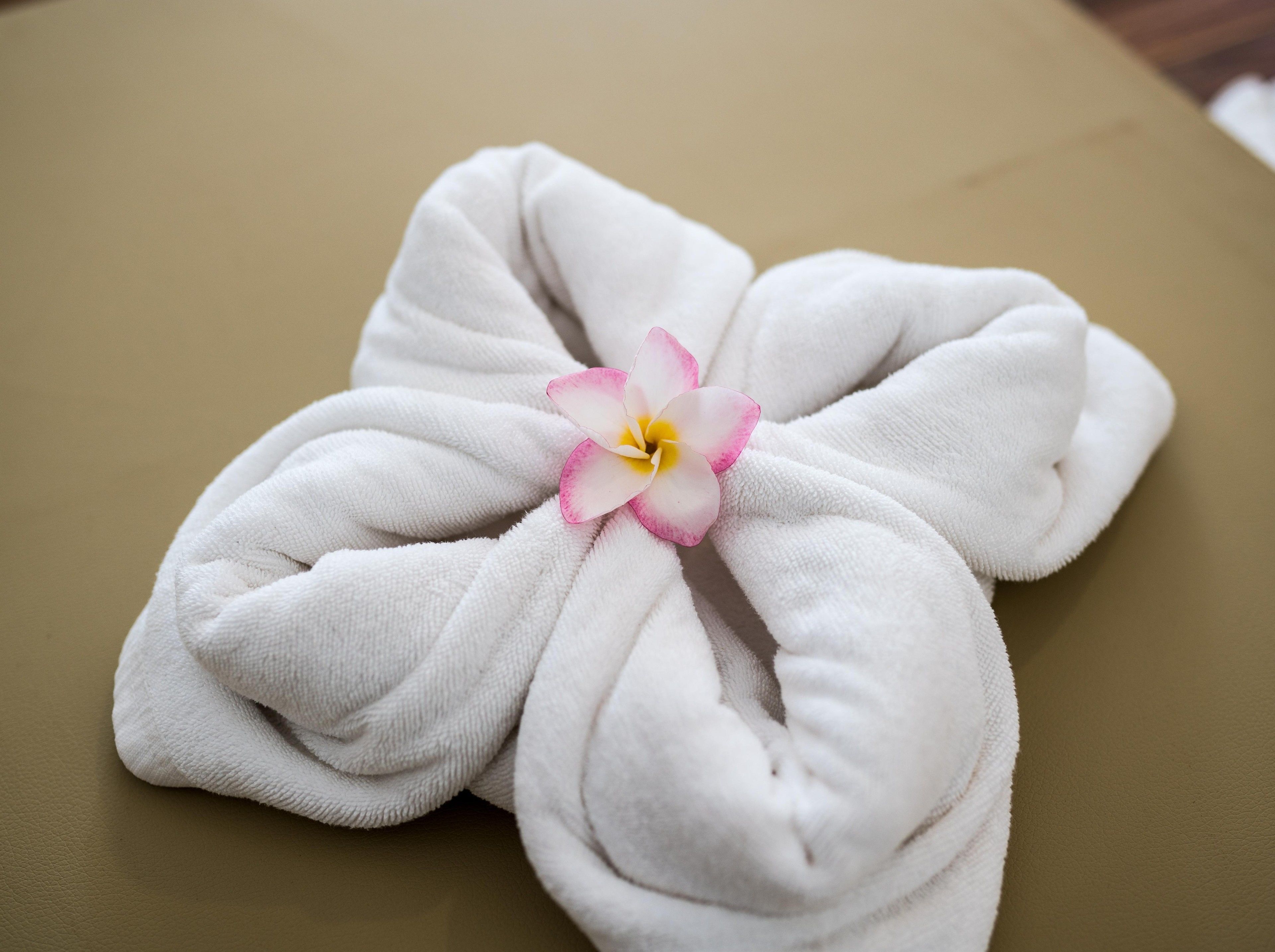 couples treatment room(s), body treatments, hot stone massages