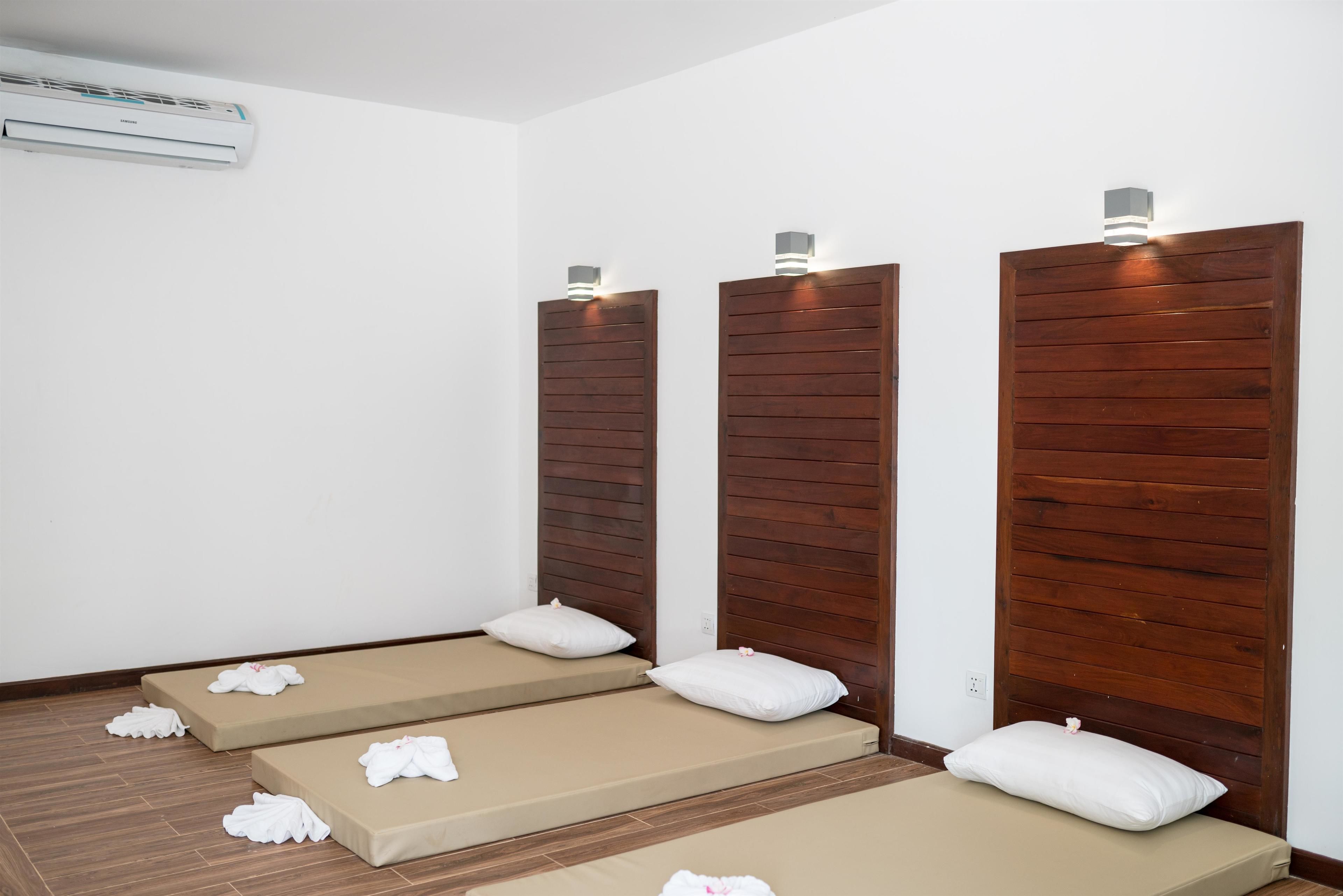 couples treatment room(s), body treatments, hot stone massages