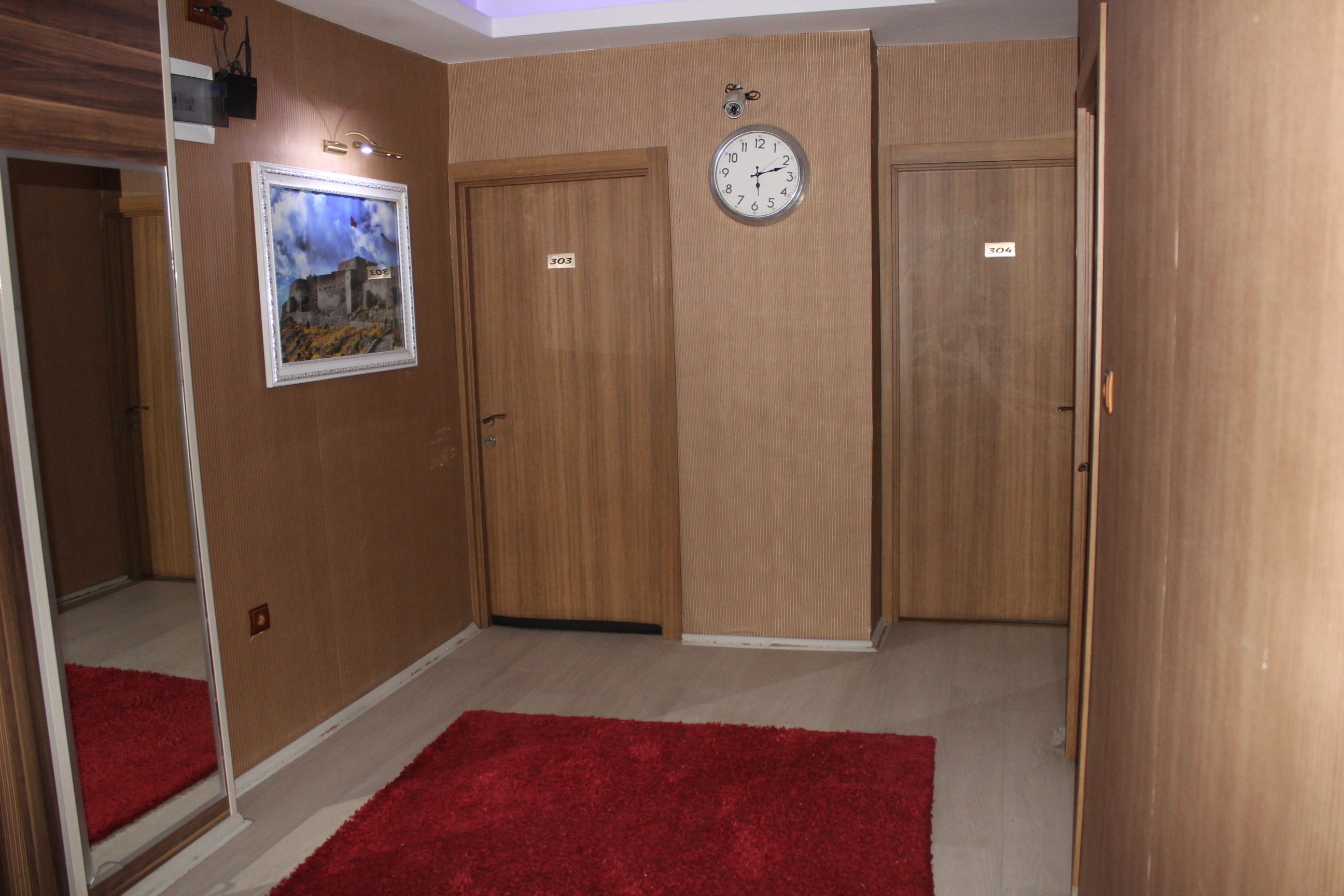 standard single room | 1 bedroom, minibar, desk, laptop workspace