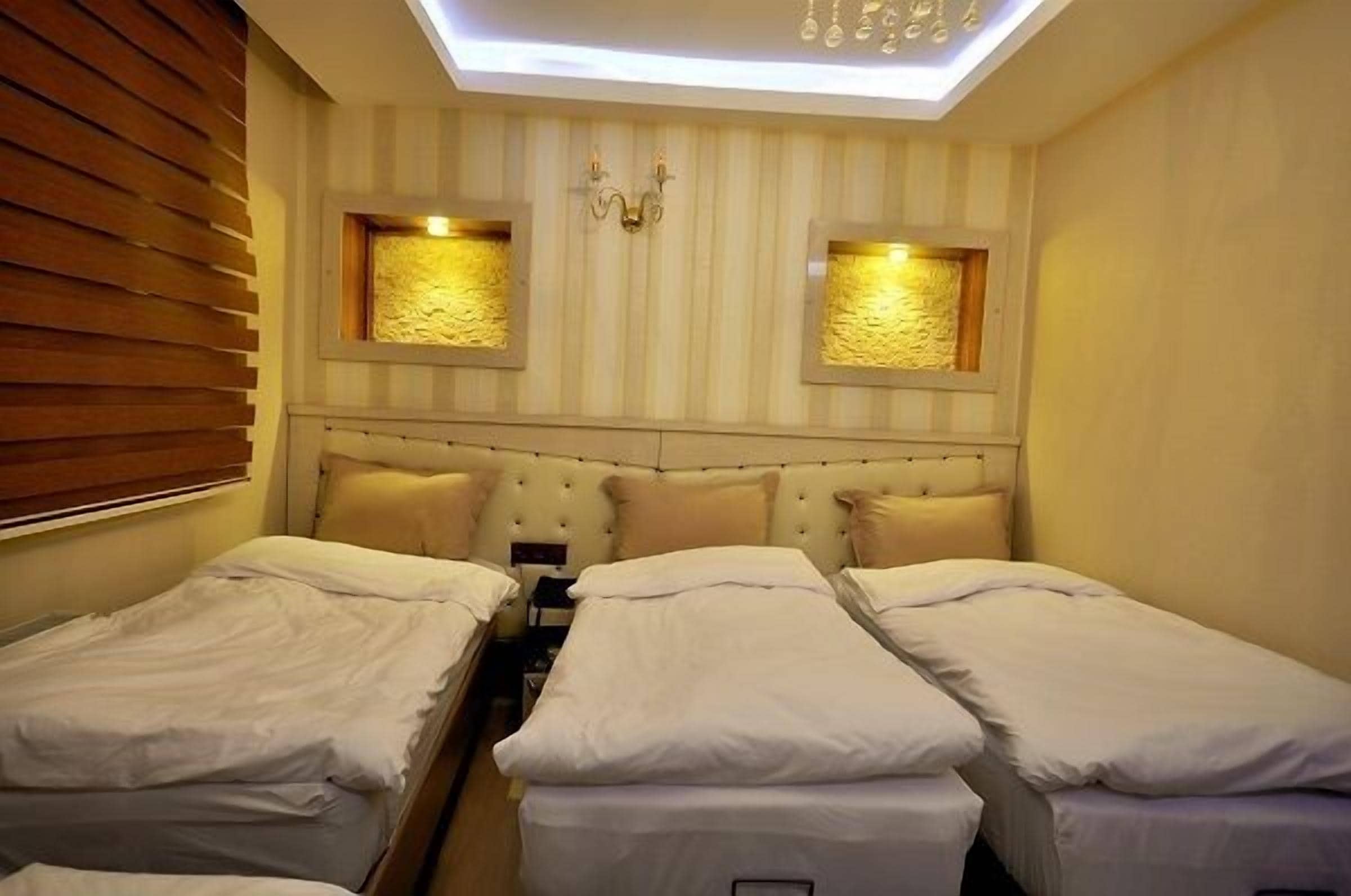 triple room | 1 bedroom, minibar, desk, laptop workspace