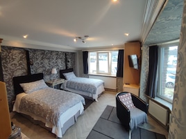 Comfort Twin Room, 2 Twin Beds, Non Smoking, Garden View | Individually decorated, individually furnished, blackout drapes