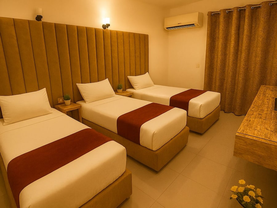 1 bedroom, Egyptian cotton sheets, premium bedding, down comforters