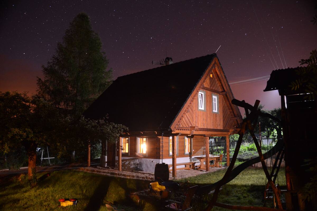 Cottage, 3 chambres, coin cuisine, vue jardin (Roubenka) | 1 chambre, bureau, lits bébé (gratuits), lits pliants/supplémentaires