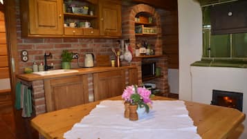 Cottage, 3 Bedrooms, Kitchenette, Garden View (Roubenka) | Private kitchen | Fridge, microwave, stovetop, electric kettle