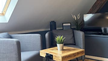 Twin Room, Private Bathroom | Individually furnished, desk, blackout drapes, free WiFi