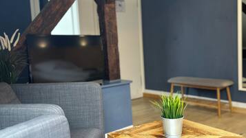 Twin Room, Private Bathroom | Individually furnished, desk, blackout drapes, free WiFi