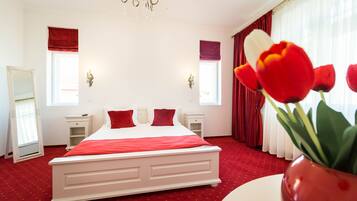 Deluxe Room, 1 King Bed, Private Bathroom | Minibar, desk, rollaway beds, free WiFi