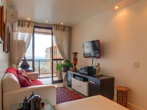 Appartement (Y1-0027) | Salle de séjour | Télévision LCD