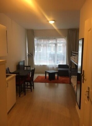 Studio, 1 King Bed | Iron/ironing board, free WiFi - The Hague Short-Stay (The Hague)
