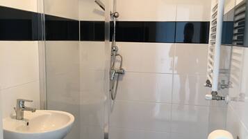 Comfort-Apartment, 1 Schlafzimmer | Badezimmer | Dusche, Haartrockner