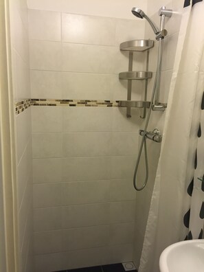 Shower, hair dryer - The Hague Short-Stay (The Hague)