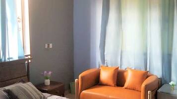 Quarto casal superior | Banheiro | Chuveiro, toalhas de banho