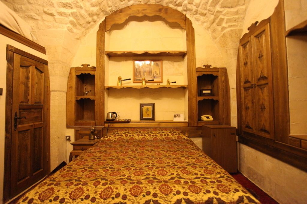 triple room | minibar, in-room safe, desk, blackout curtains