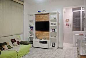 Apartment (C2-0015) | Living room