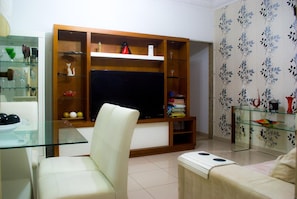 Apartment (C2-0014) | Living room