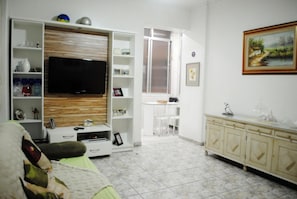 Apartamento (C2-0015) | Sala de estar | TV