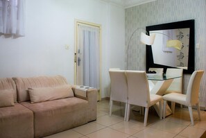 Apartment (C2-0014) | Living room