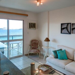 Apartamento (Y1-0028) | Sala de estar | TV