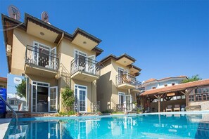 Front of property - ANNA PANSİYON (Fethiye)