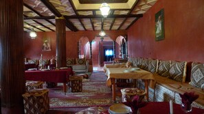 Breakfast, lunch, dinner served; local and international cuisine